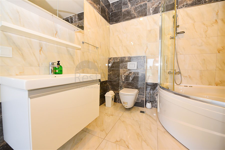 Spacious 4+1 apartment in Avsallar district