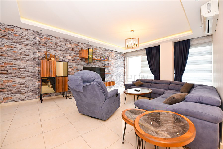 Spacious 4+1 apartment in Avsallar district