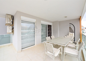 Spacious 4+1 apartment in Avsallar district