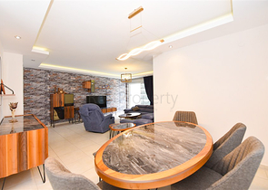 Spacious 4+1 apartment in Avsallar district