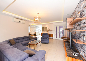 Spacious 4+1 apartment in Avsallar district