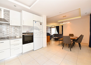 Spacious 4+1 apartment in Avsallar district