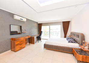 Spacious 4+1 apartment in Avsallar district