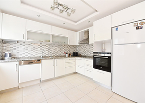 Spacious 4+1 apartment in Avsallar district