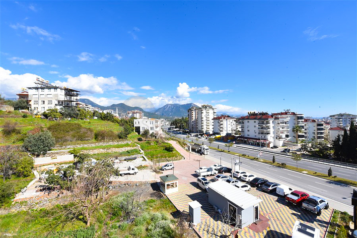 Spacious 4+1 penthouse in Cikcilli