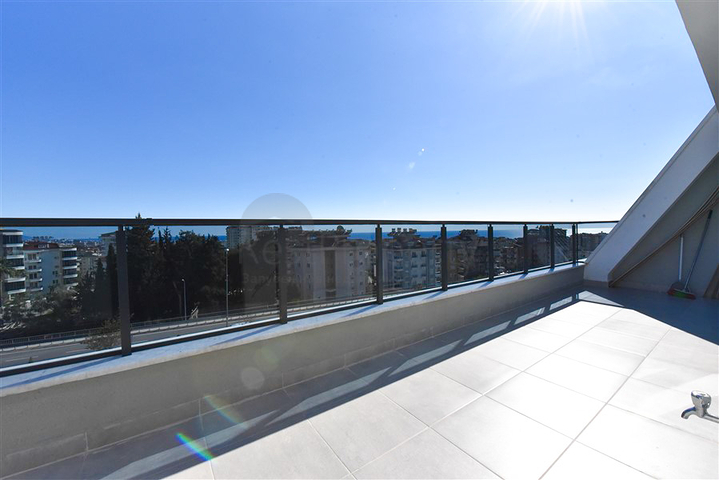 Spacious 4+1 penthouse in Cikcilli