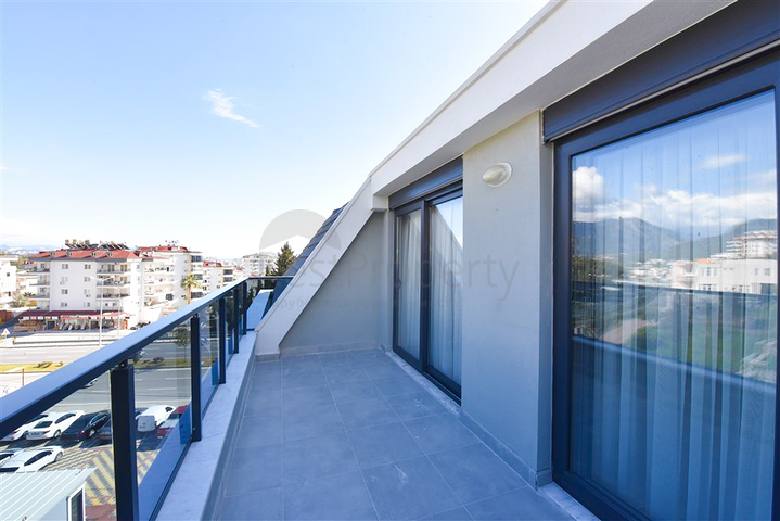 Spacious 4+1 penthouse in Cikcilli