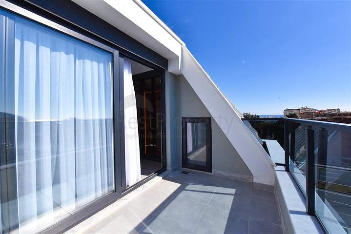 Spacious 4+1 penthouse in Cikcilli