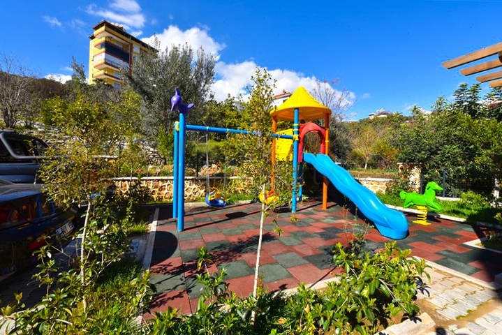 Spacious 4+1 penthouse in Cikcilli