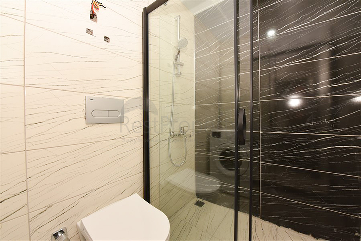 Spacious 4+1 penthouse in Cikcilli