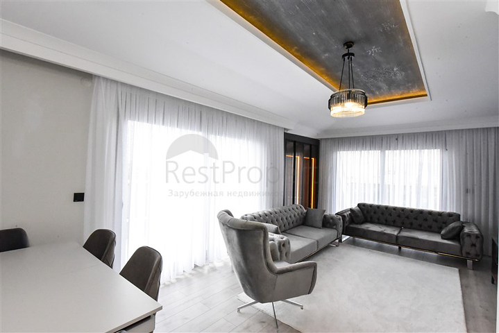 Spacious 4+1 penthouse in Cikcilli