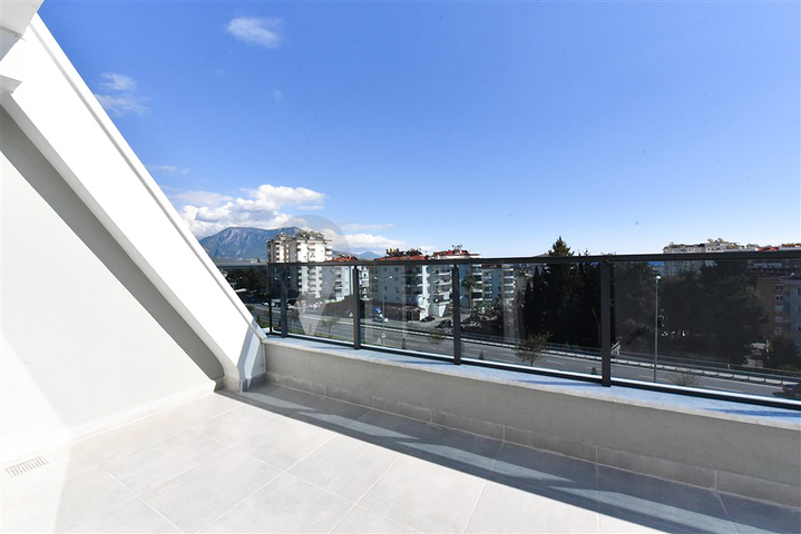 Spacious 4+1 penthouse in Cikcilli