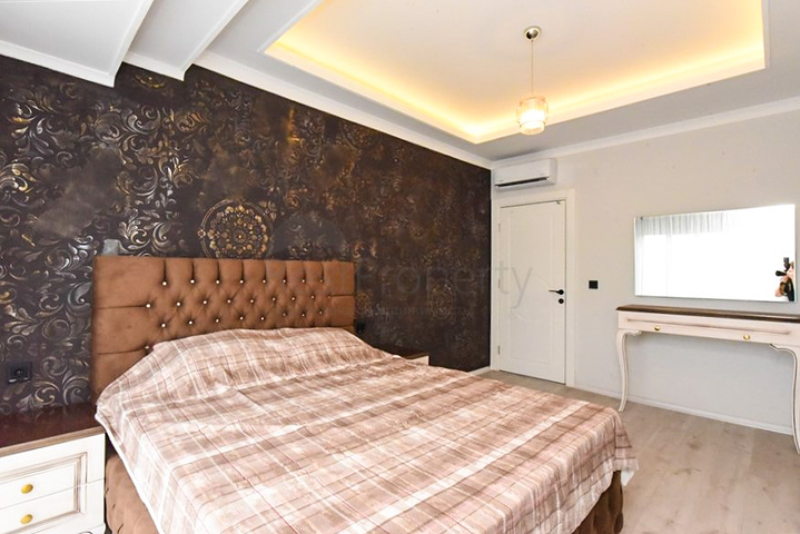 Spacious 4+1 penthouse in Cikcilli