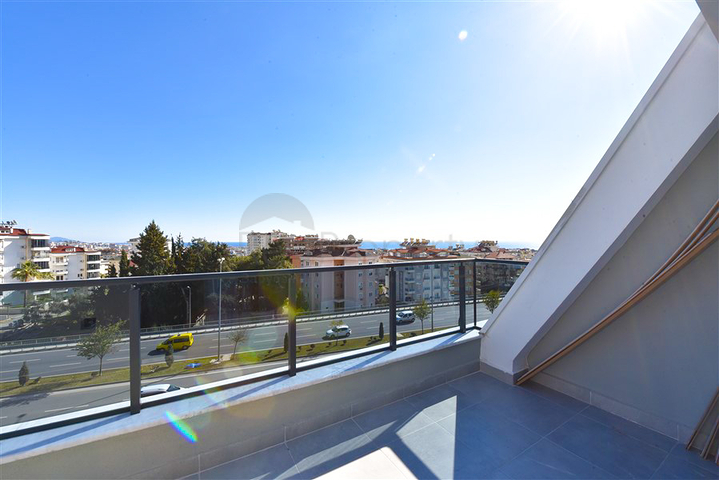 Spacious 4+1 penthouse in Cikcilli
