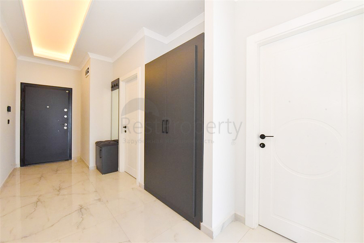 Spacious 4+1 penthouse in Cikcilli