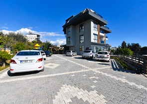 Spacious 4+1 penthouse in Cikcilli