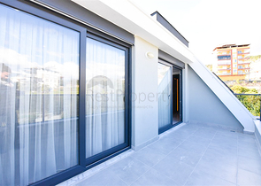 Spacious 4+1 penthouse in Cikcilli