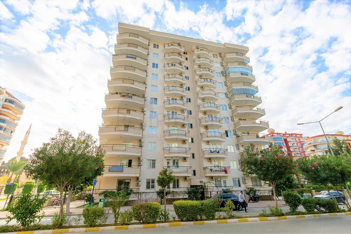 Spacious 2+1 apartment in Mahmutlar district