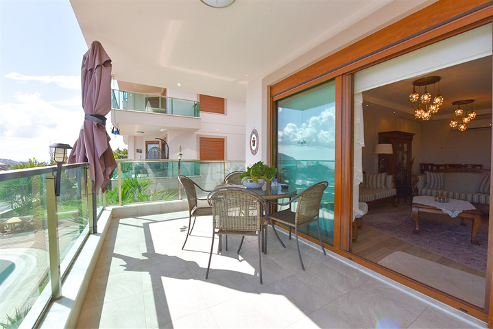 3+1 apartment for sale in the center of Alanya