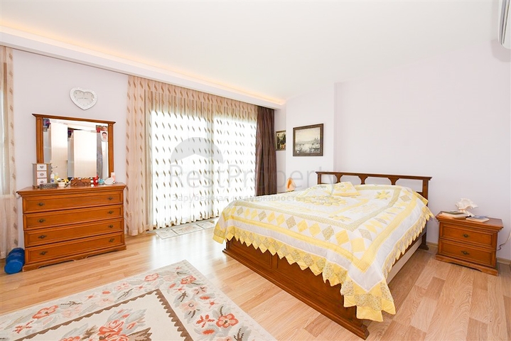 3+1 apartment for sale in the center of Alanya