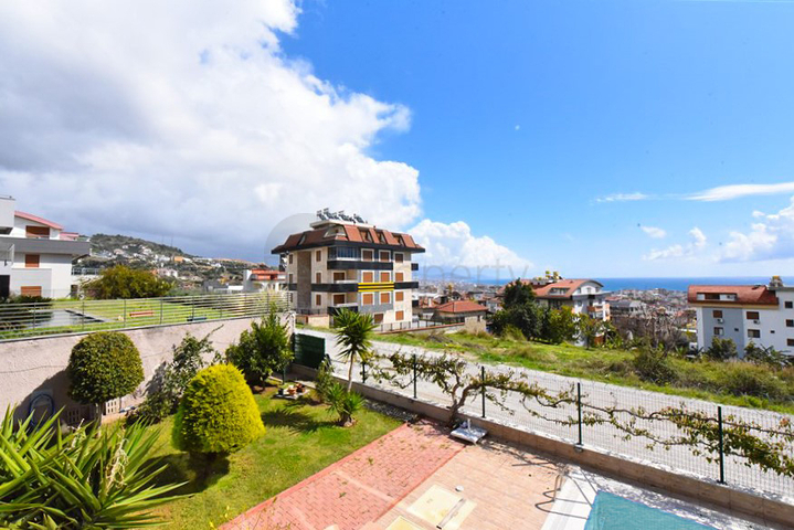 3+1 apartment for sale in the center of Alanya