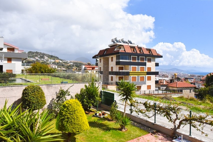 3+1 apartment for sale in the center of Alanya
