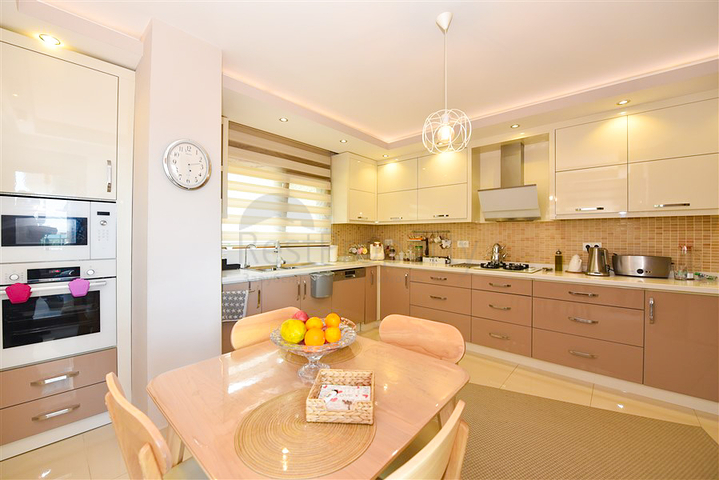 3+1 apartment for sale in the center of Alanya