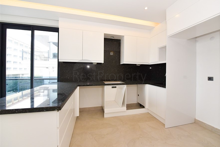 Two-bedroom apartment by the sea