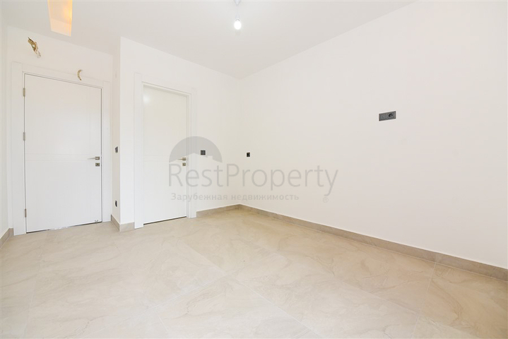 Two-bedroom apartment by the sea