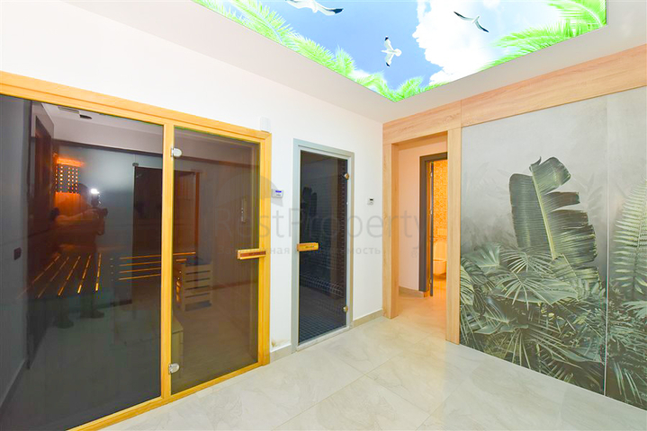 Two-bedroom apartment by the sea