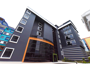 Two-bedroom apartment by the sea