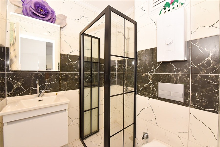 1+1 apartment for sale in Avsallar district