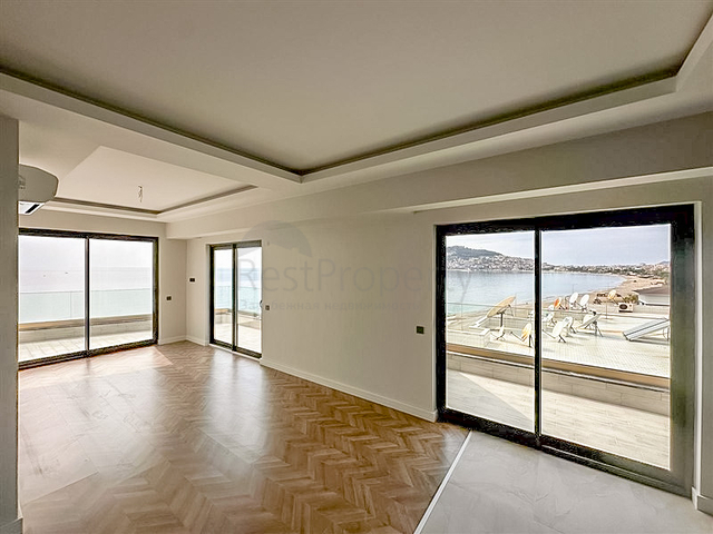 Luxury penthouse with panoramic sea views in the very center of Alanya