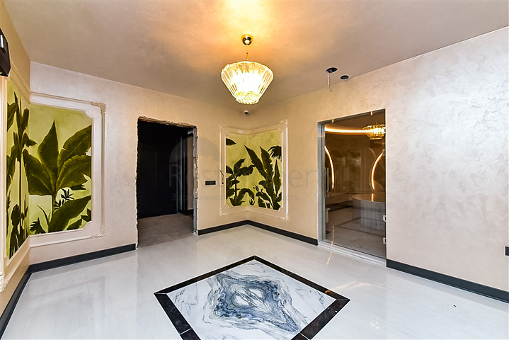 Luxury penthouse with panoramic sea views in the very center of Alanya