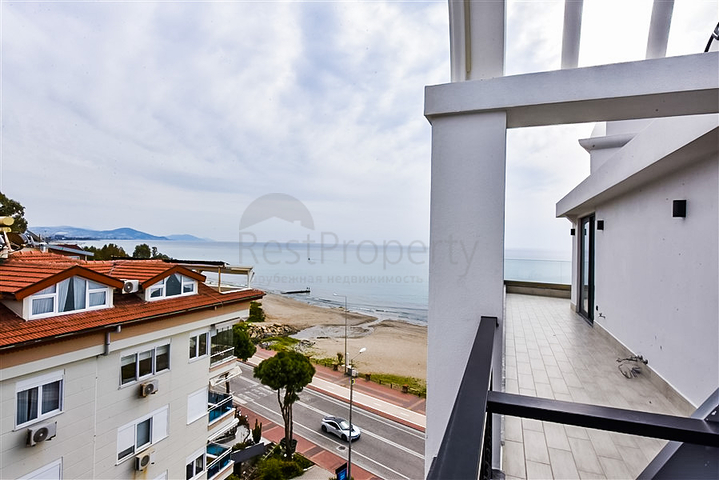 Luxury penthouse with panoramic sea views in the very center of Alanya