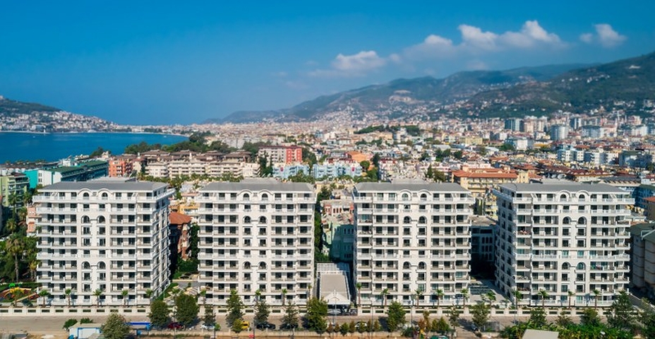 Luxury 1+1 apartment on the first coastline