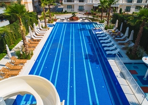 Luxury 1+1 apartment on the first coastline