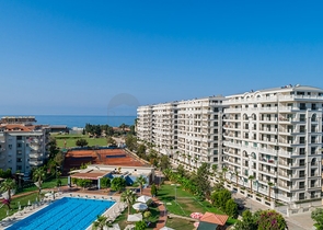 Luxury 1+1 apartment on the first coastline