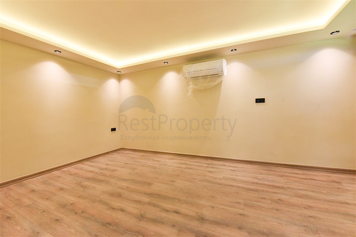 Garden duplex on Cleopatra