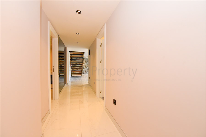 Garden duplex on Cleopatra