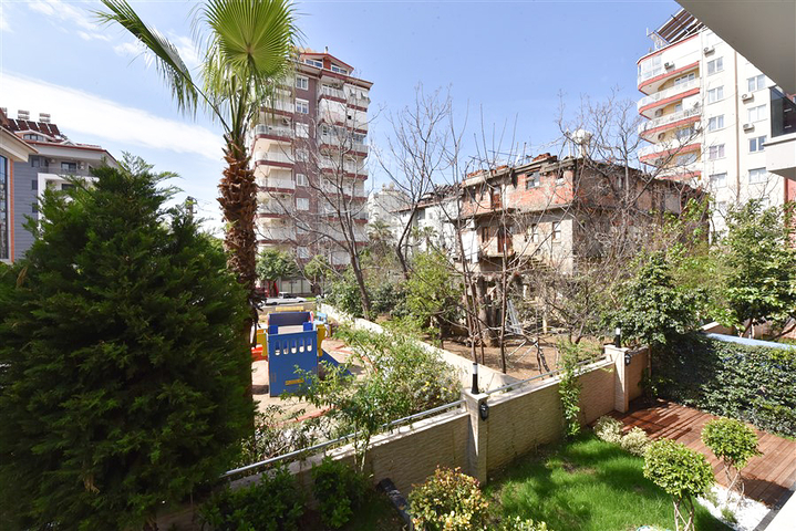 Garden duplex on Cleopatra