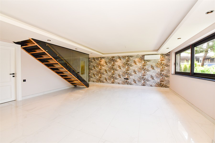 Garden duplex on Cleopatra