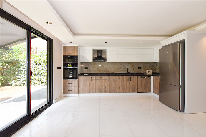 Garden duplex on Cleopatra