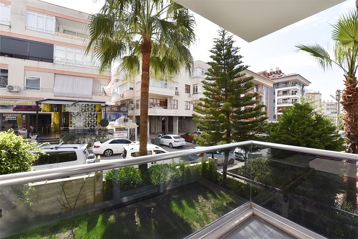 Garden duplex on Cleopatra