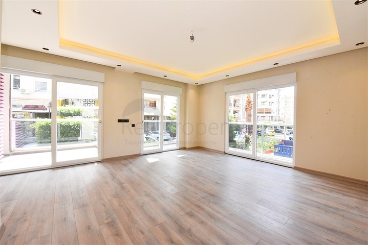 Garden duplex on Cleopatra