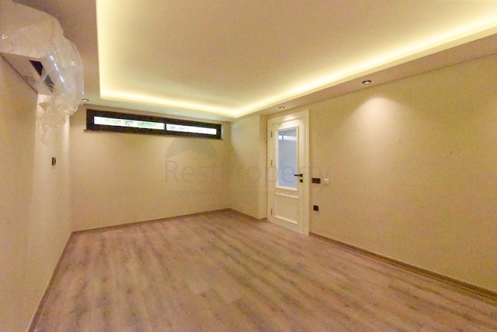 Garden duplex on Cleopatra