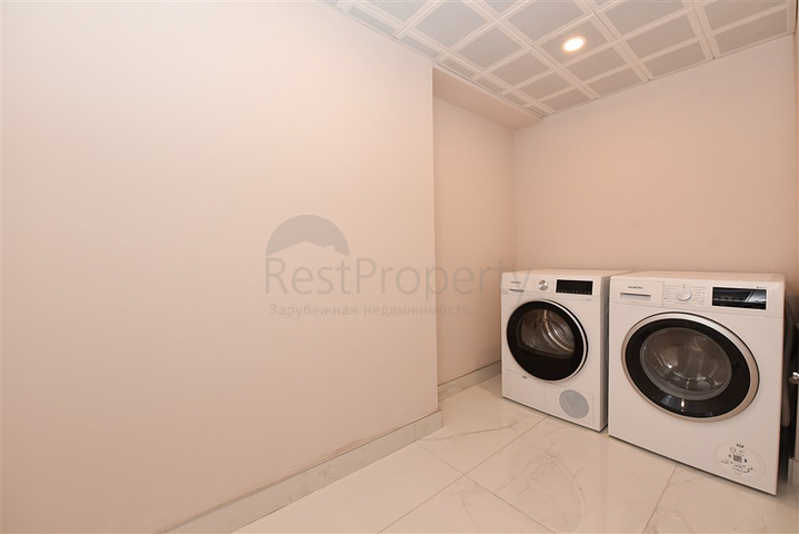 Garden duplex on Cleopatra