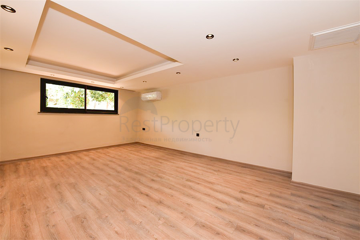 Garden duplex on Cleopatra