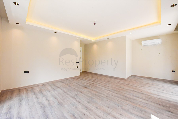 Garden duplex on Cleopatra