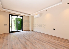 Garden duplex on Cleopatra